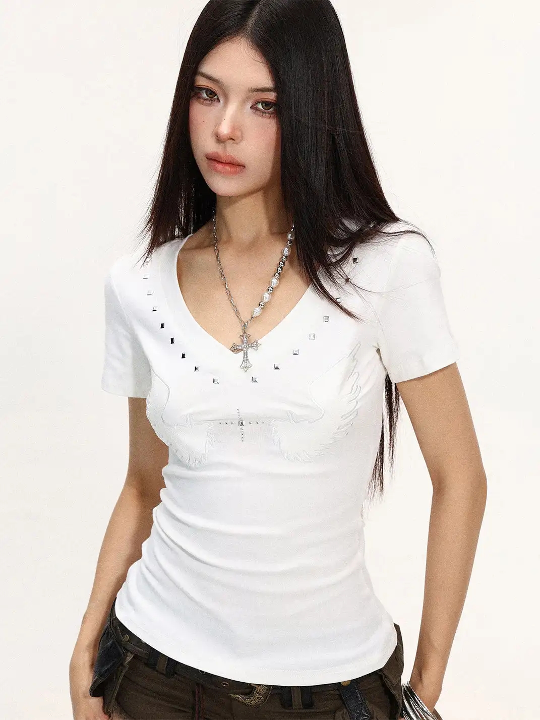 BIGGOLD | V-Neck Rivet T-Shirt