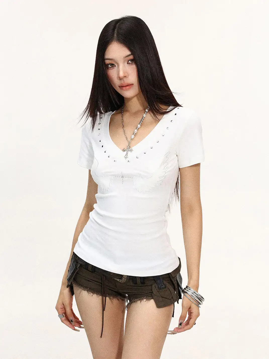 BIGGOLD | V-Neck Rivet T-Shirt
