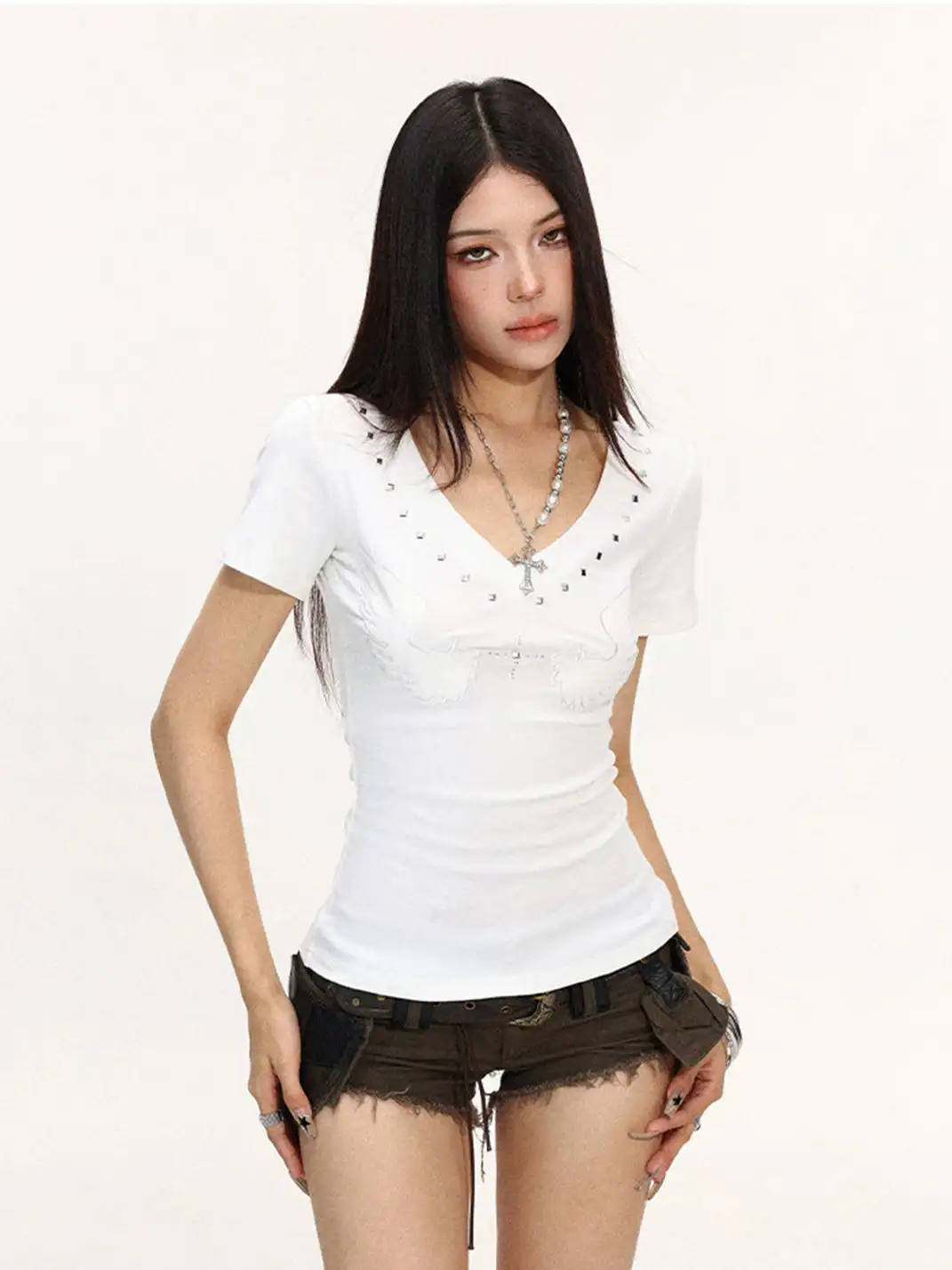 BIGGOLD | V-Neck Rivet T-Shirt