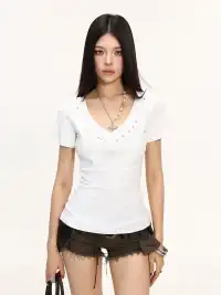 BIGGOLD | V-Neck Rivet T-Shirt