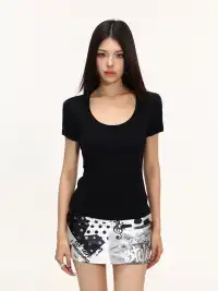 BIGGOLD | U-Neck Slim-Fit Regular Shoulder T-Shirt