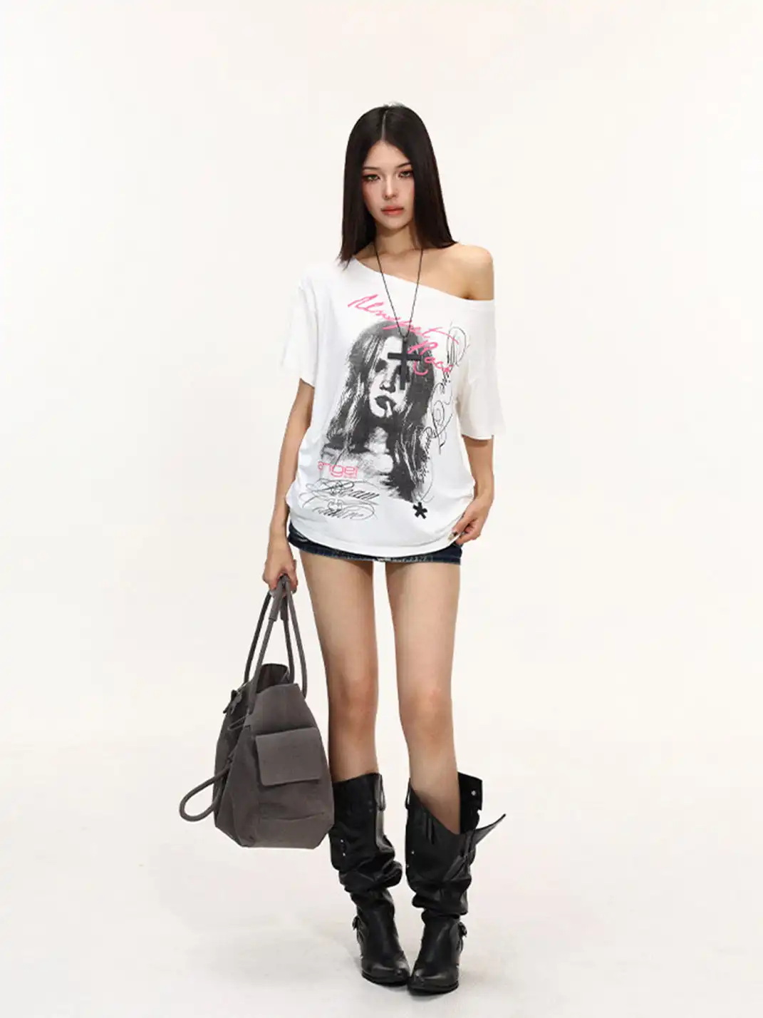 BIGGOLD | Figure Print Off-Shoulder T-Shirt