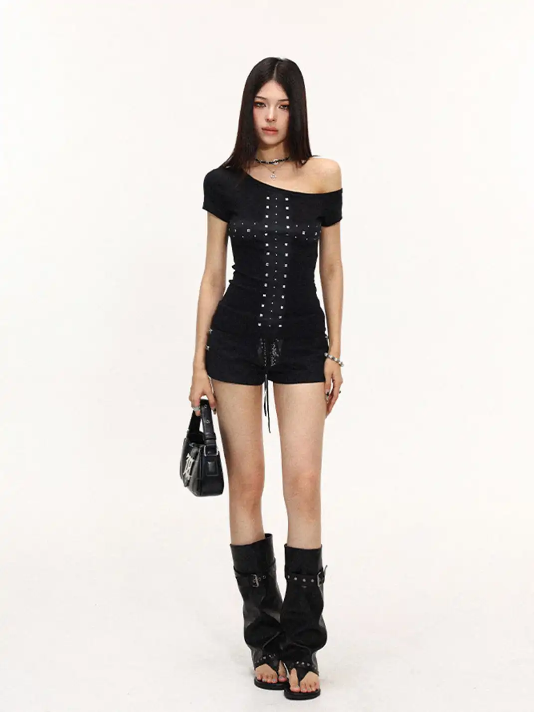 BIGGOLD | Cross Rivet Off-Shoulder T-Shirt