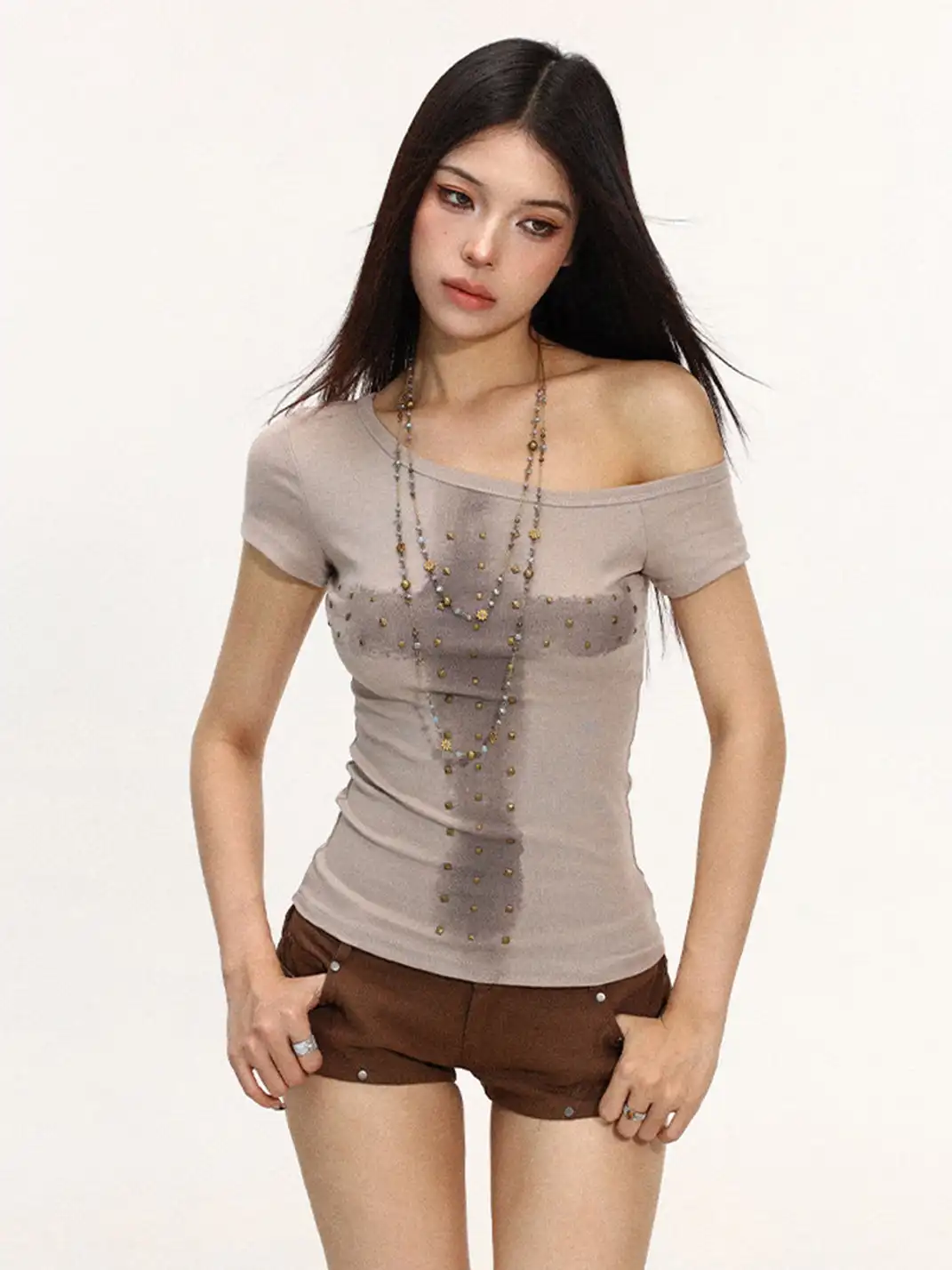 BIGGOLD | Cross Rivet Off-Shoulder T-Shirt