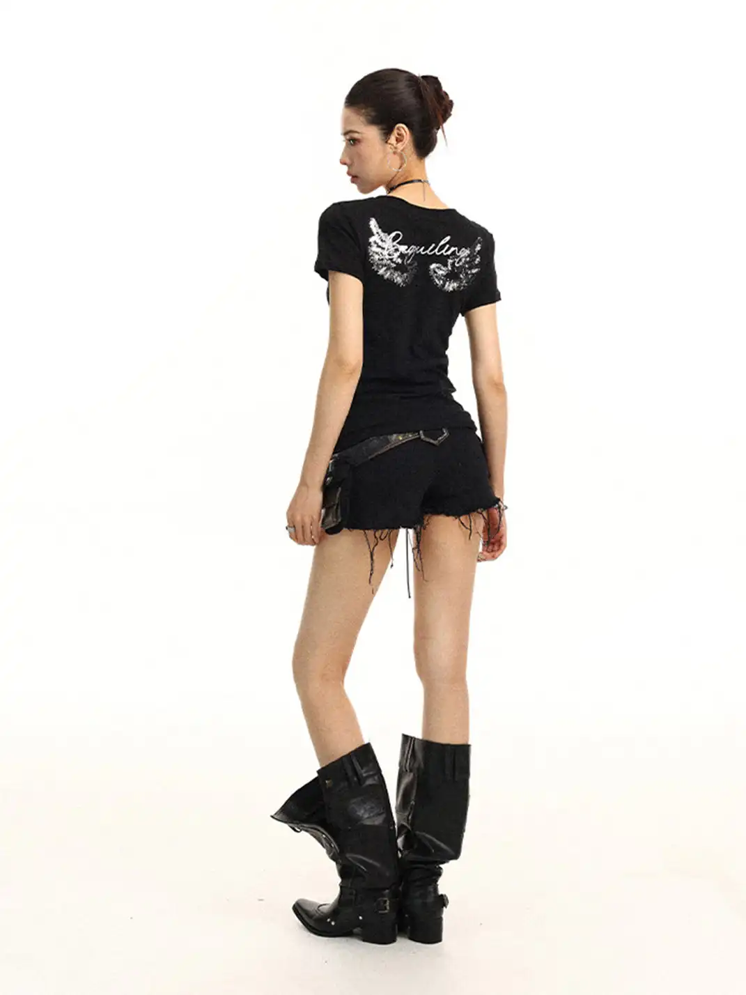 BIGGOLD | Wing Pattern V-Neck Regular Shoulder Short Sleeve T-Shirt