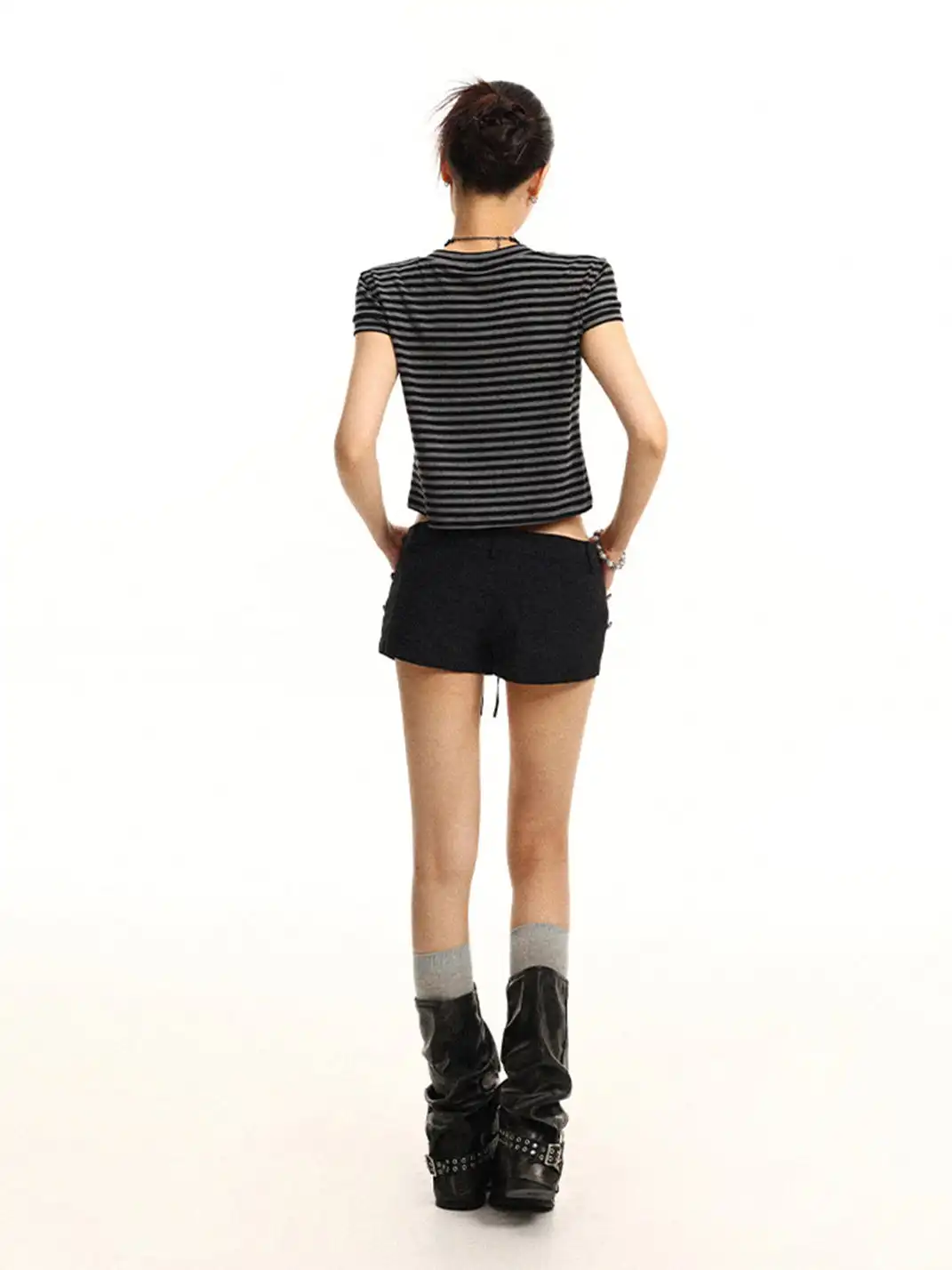 BIGGOLD | Striped V-Neck Rivet Regular Shoulder T-Shirt
