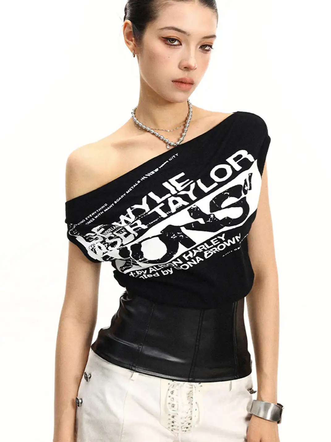 BIGGOLD | Off-Shoulder Letter Print T-Shirt