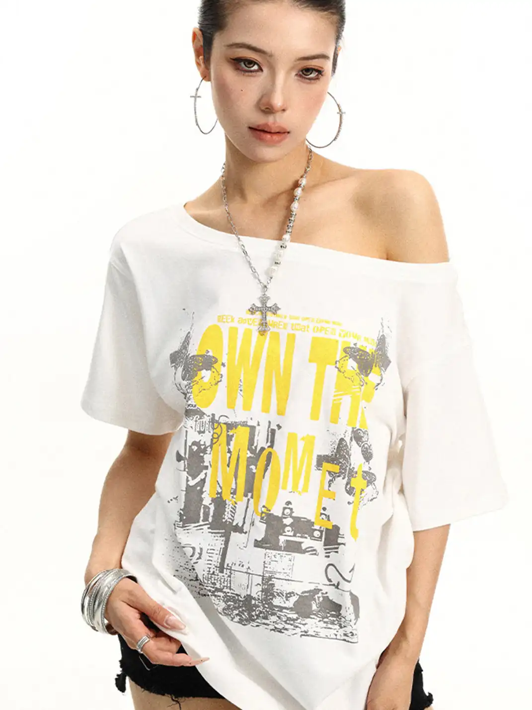 BIGGOLD | Graffiti Letter Print Off-Shoulder T-Shirt