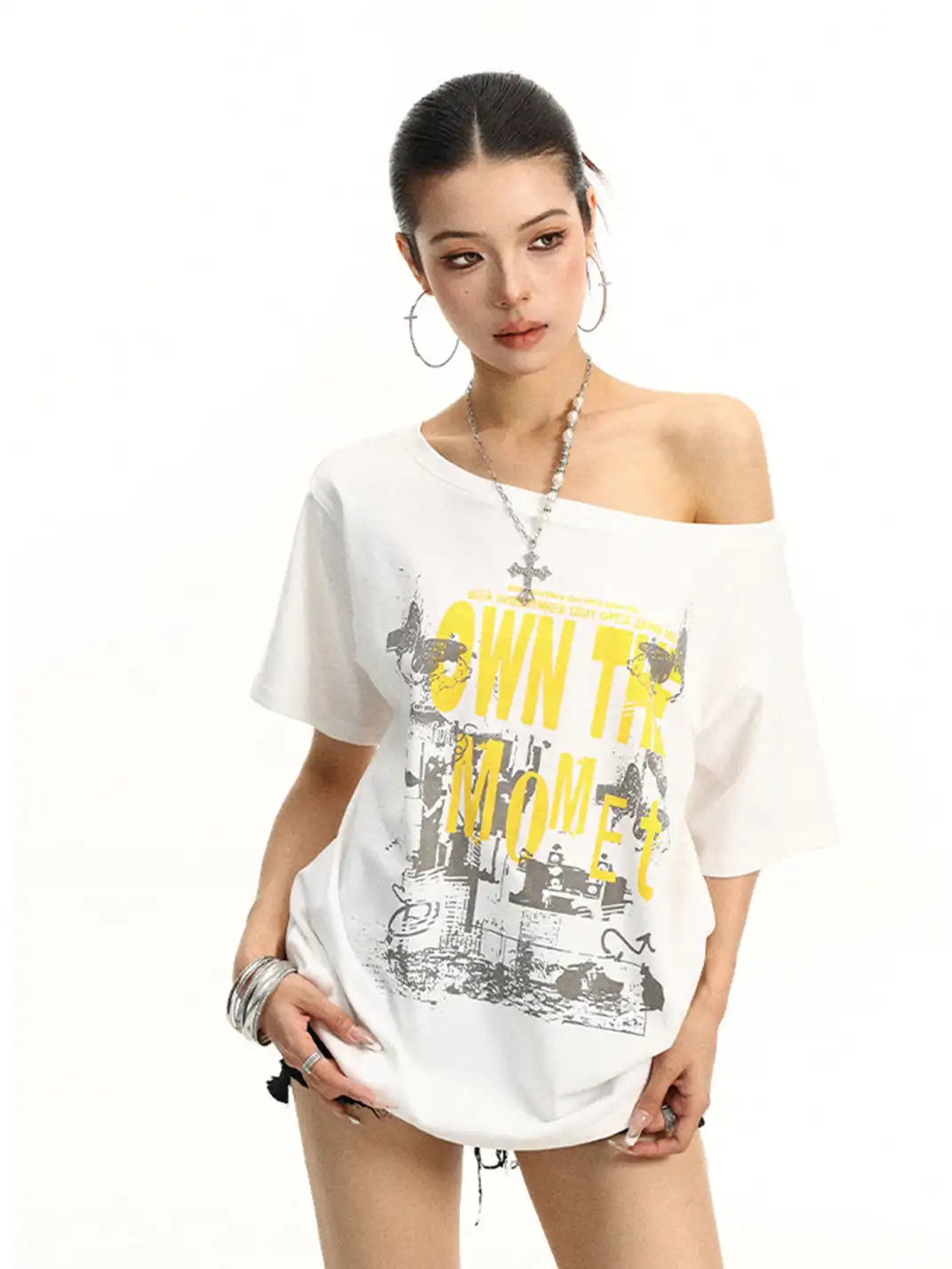 BIGGOLD | Graffiti Letter Print Off-Shoulder T-Shirt