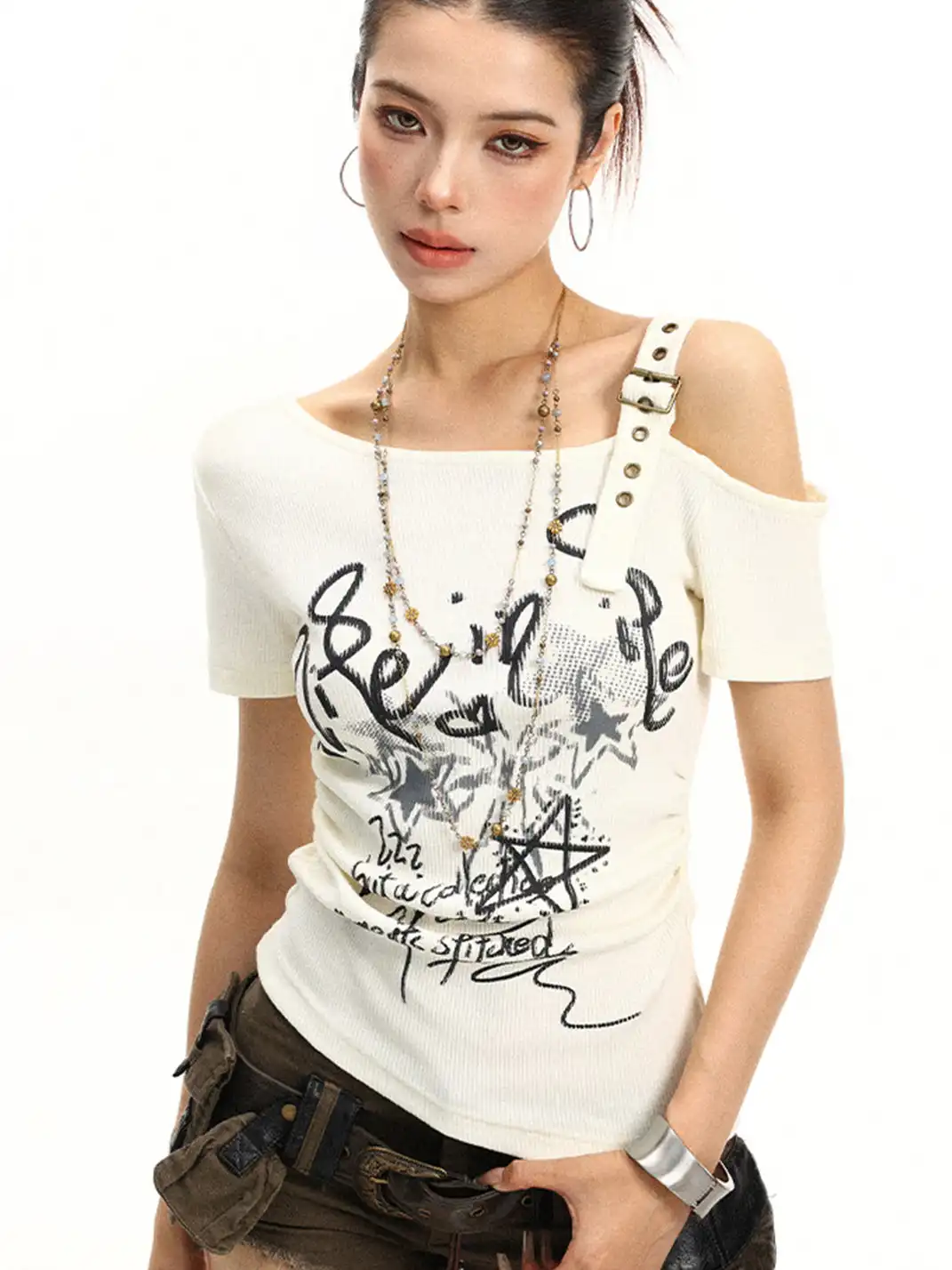 BIGGOLD | Adjustable Strap Graffiti Print Off-Shoulder T-Shirt