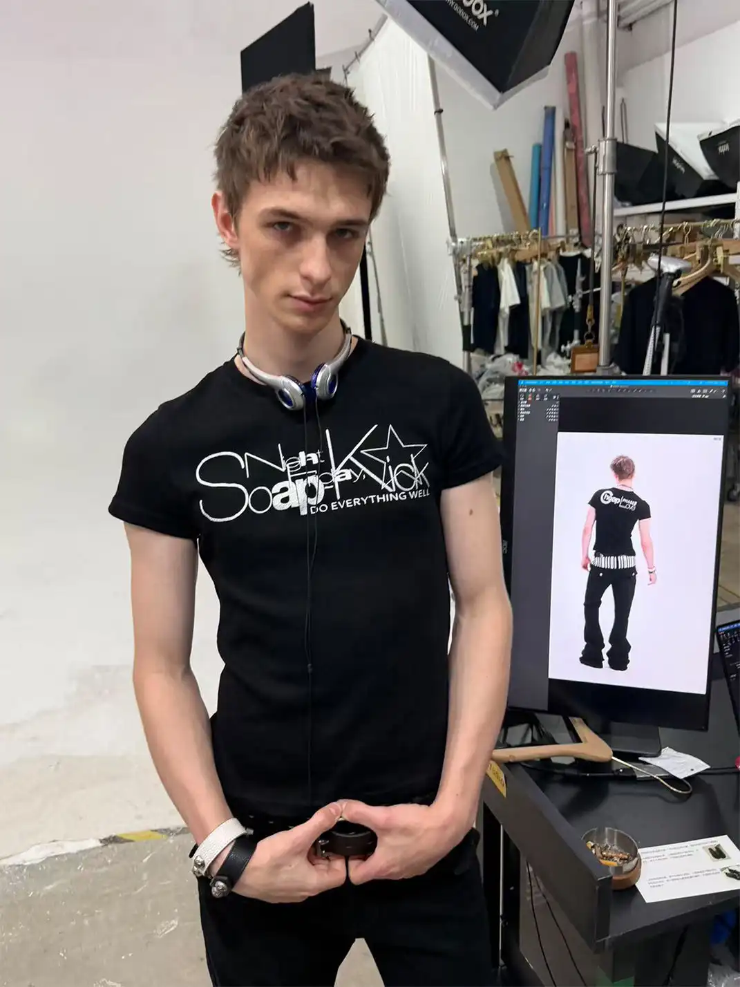 DETW | Subtle Pattern Slogan Silver Reflective Print T-Shirt