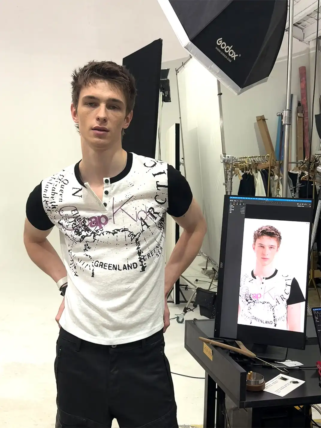 DETW | Printed Spliced Henley Neck T-Shirt