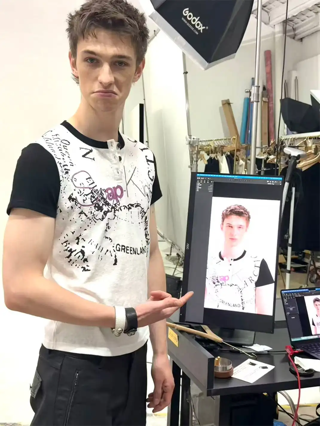 DETW | Printed Spliced Henley Neck T-Shirt