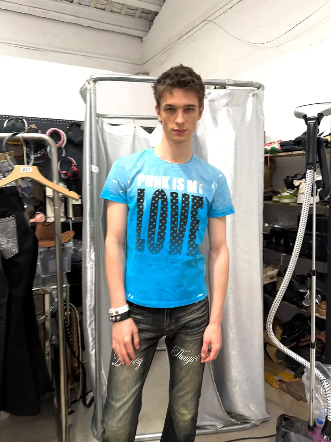 DETW | Gradient Polka Dot LOVE Slogan Destroyed Rolled Hem T-Shirt
