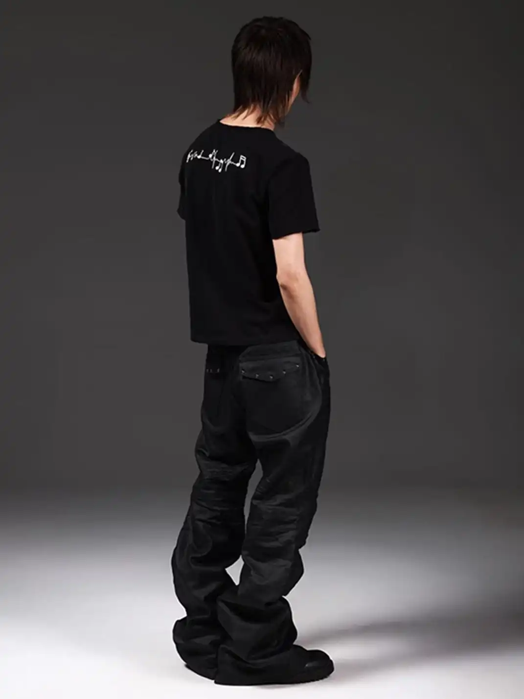 DETW | Henley Neck Figure Print T-Shirt