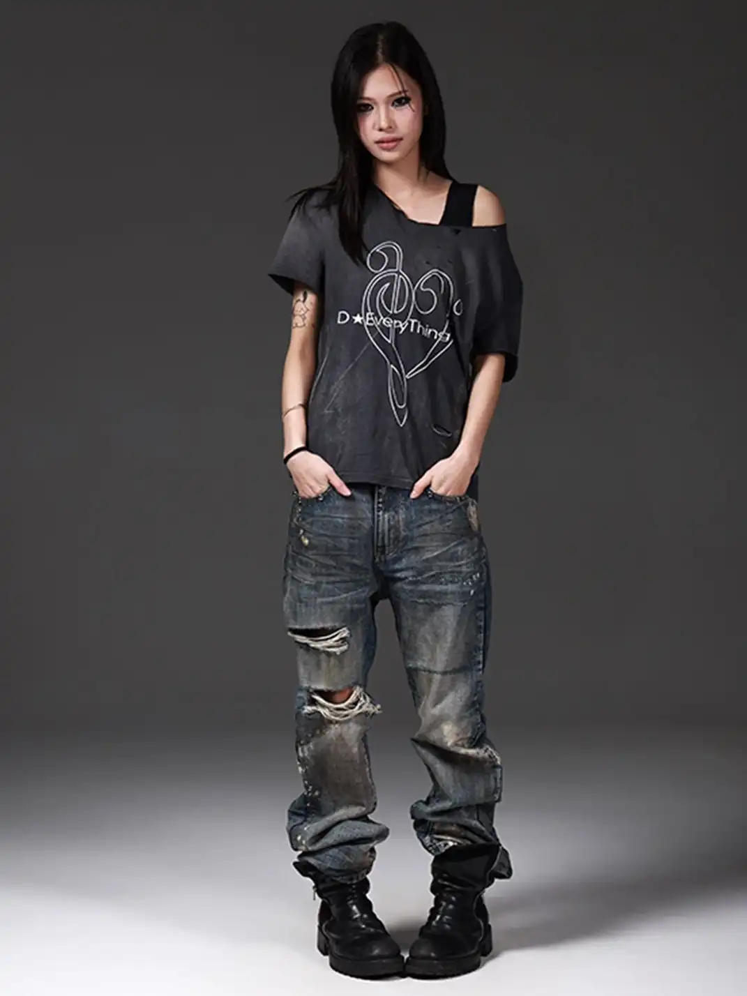 DETW | Heavy Wash Destroyed Cut Irregular Neck T-Shirt