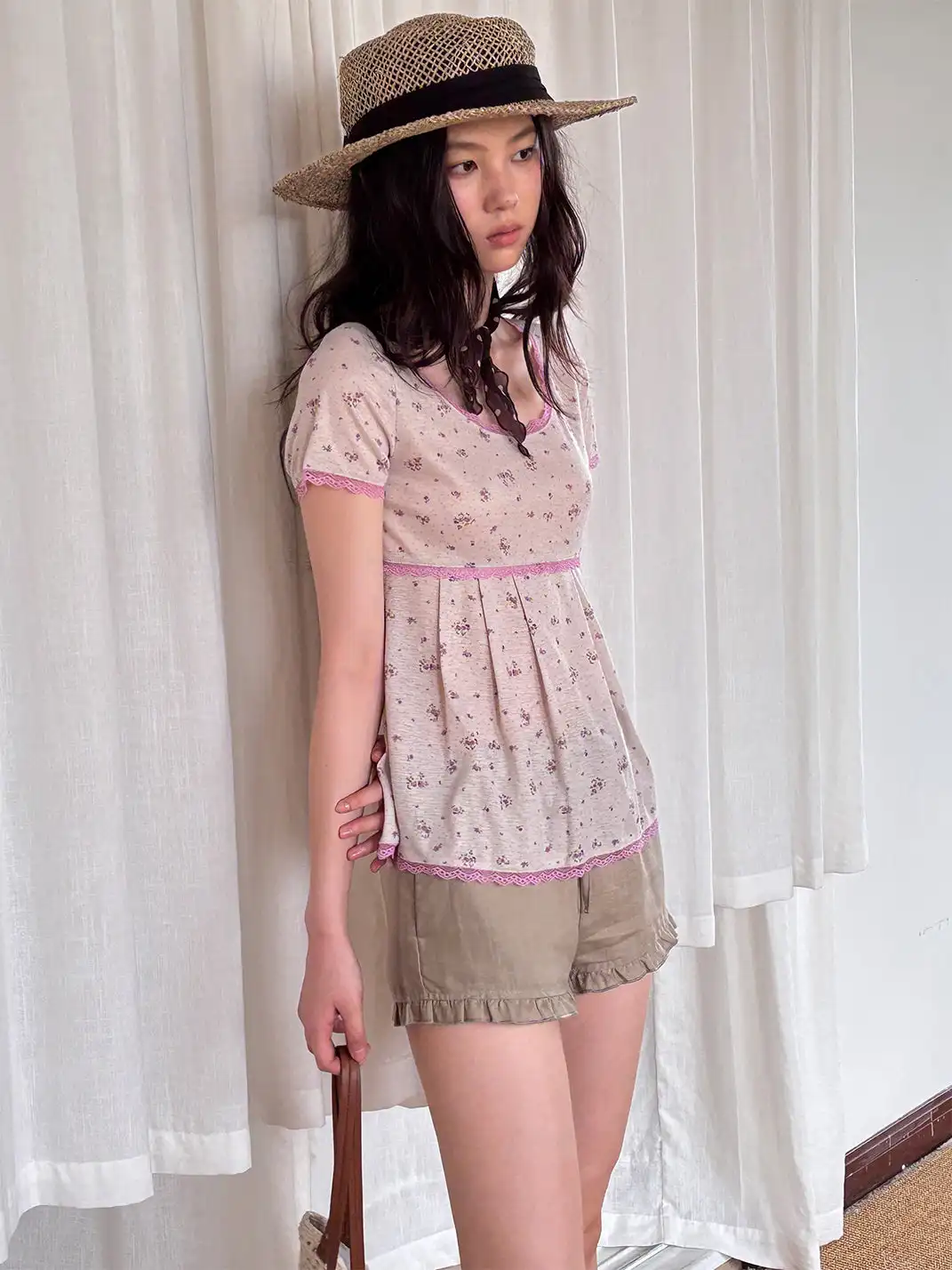 NECYSTUDIO | Floral Lace Spliced Top