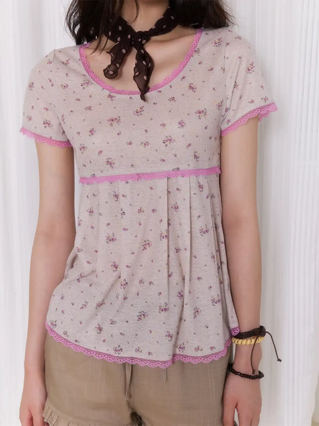 NECYSTUDIO | Floral Lace Spliced Top