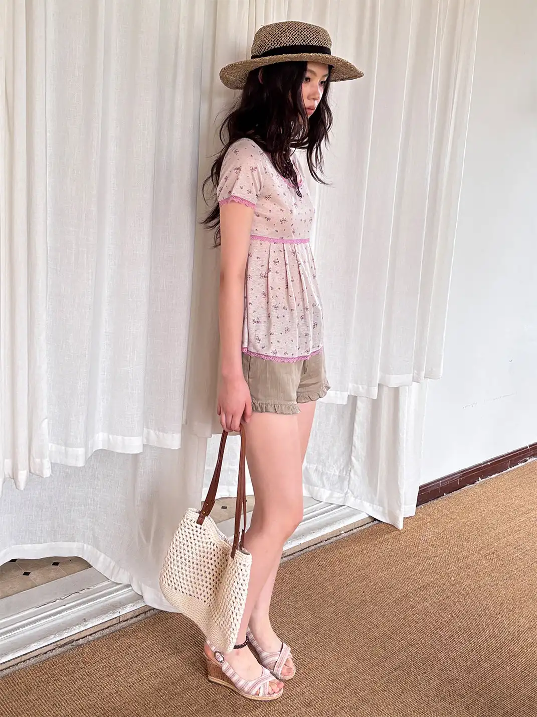 NECYSTUDIO | Floral Lace Spliced Top