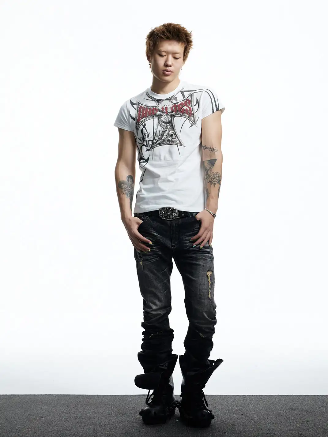 DND4DES | Skull Graffiti Print Cross T-Shirt