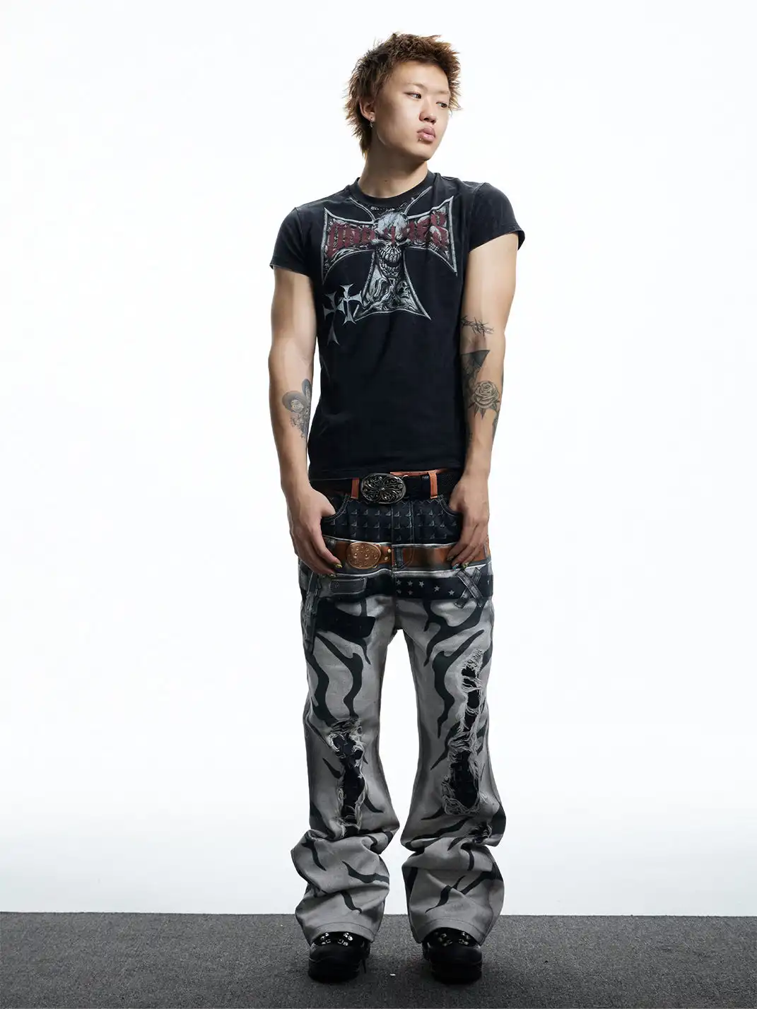 DND4DES | Skull Graffiti Print Cross T-Shirt