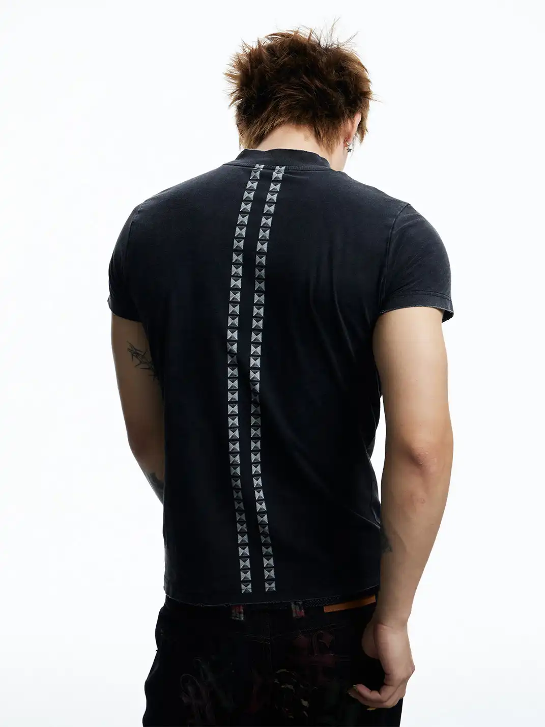 DND4DES | Tongue Out Rivet Print T-Shirt