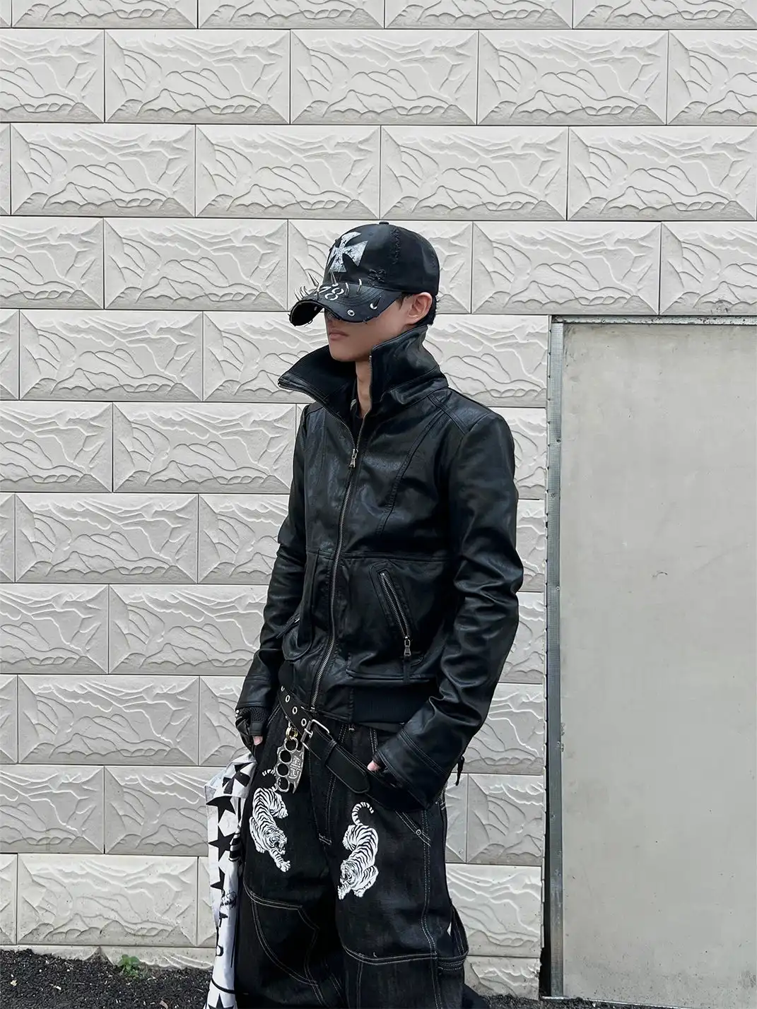 YIZILINGF | Punk Cross Rivet Baseball Cap