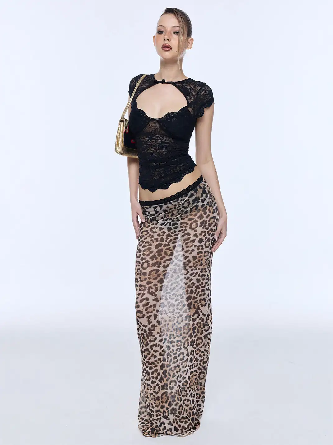 BUM STUDIO | Lace Scalloped Padded Top