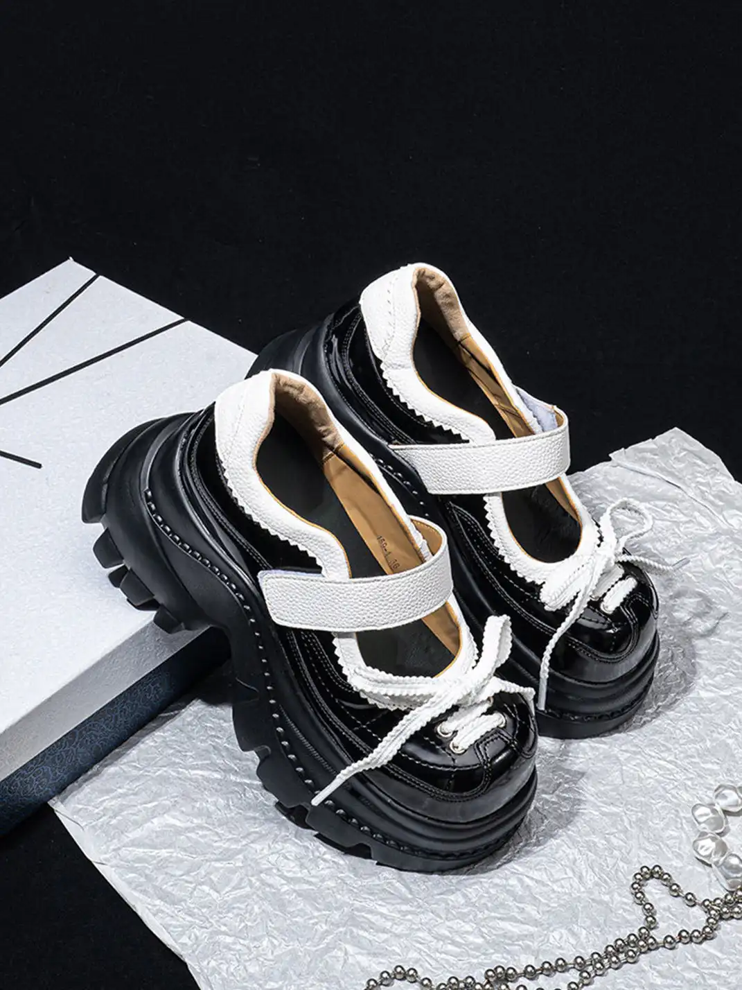SISTER CURIE | Color Block Slip-On Platform Shoes