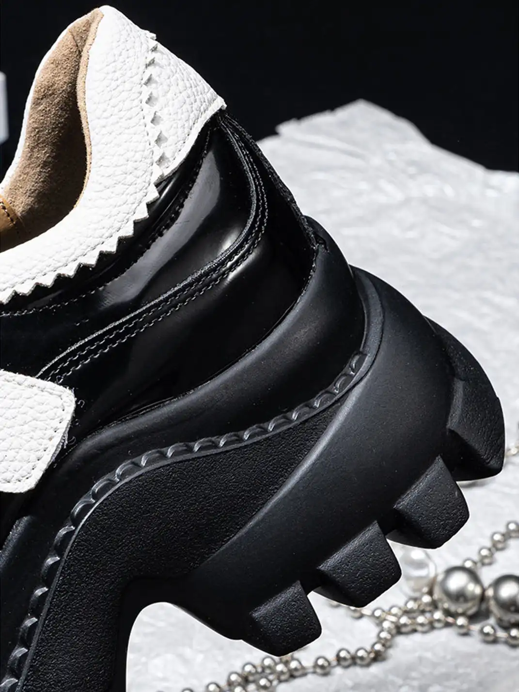 SISTER CURIE | Color Block Slip-On Platform Shoes
