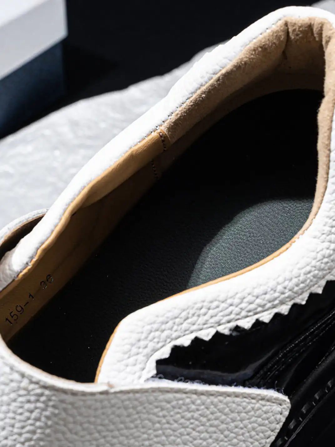 SISTER CURIE | Color Block Slip-On Platform Shoes