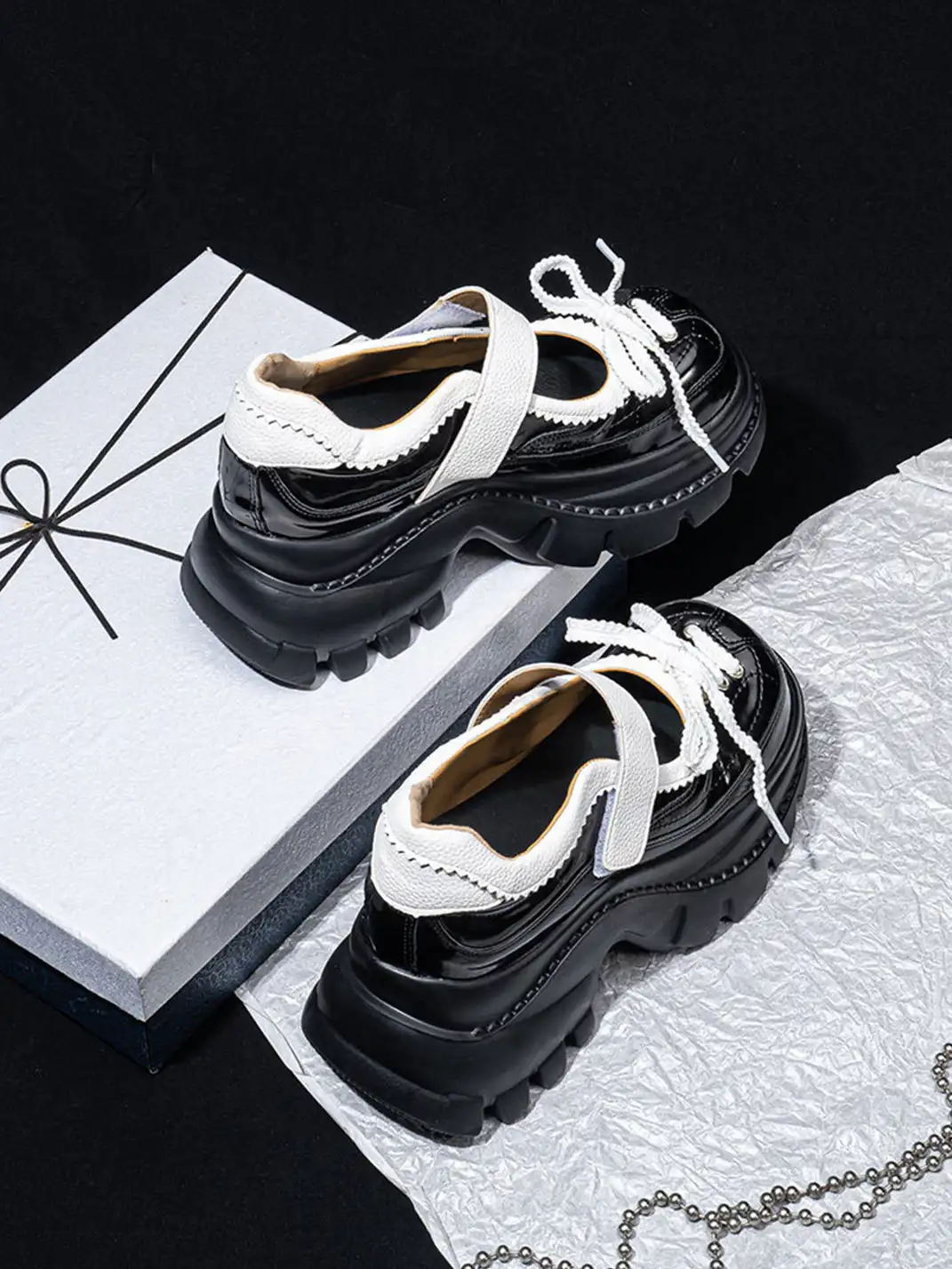 SISTER CURIE | Color Block Slip-On Platform Shoes
