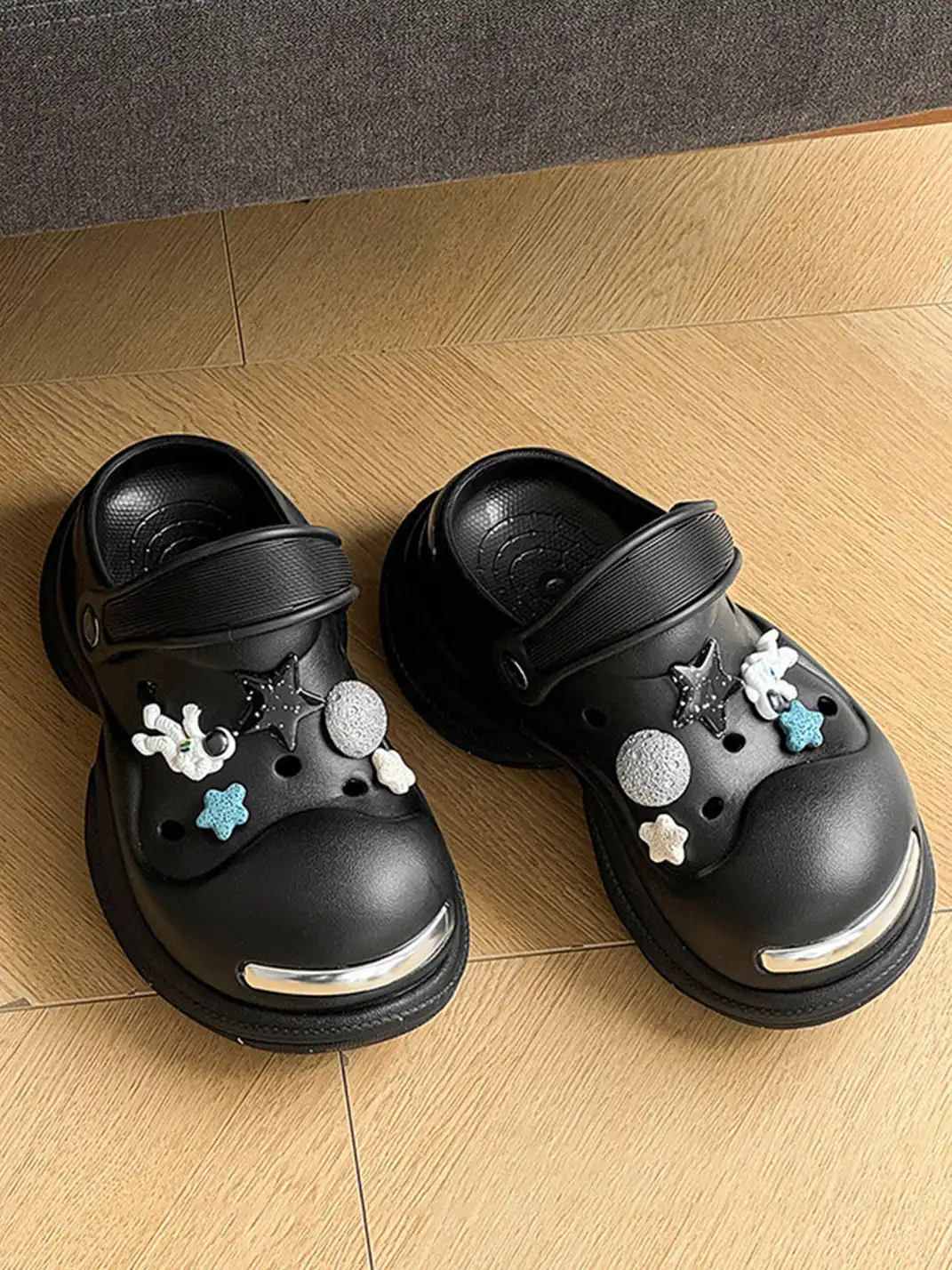 Tigerhead | Chunky Sole Round Toe Clog Slippers