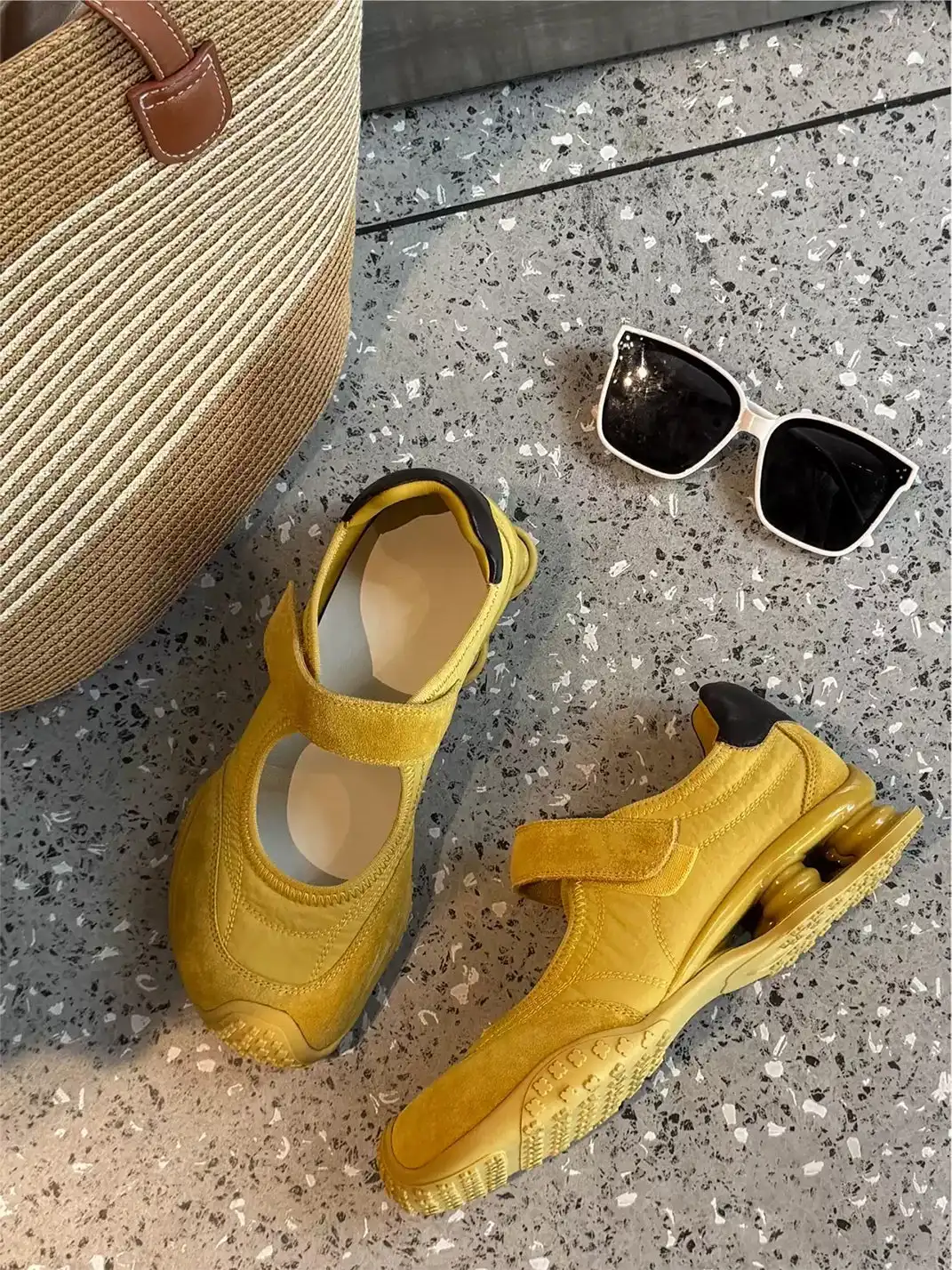 H8 | Air Cushion Velcro Ballet Flats