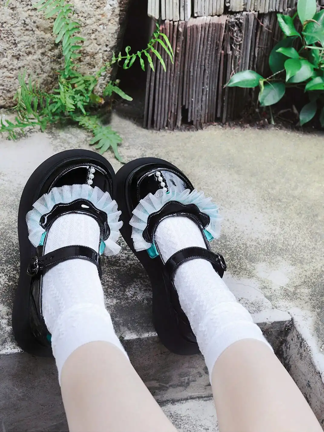 Yeah Hot | Patent Leather Strap Platform Mary Janes