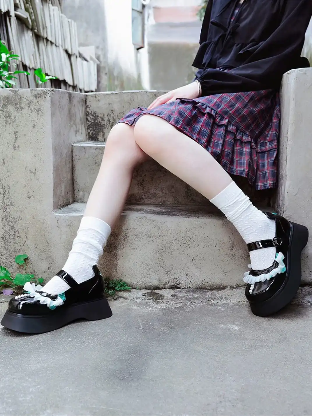 Yeah Hot | Patent Leather Strap Platform Mary Janes