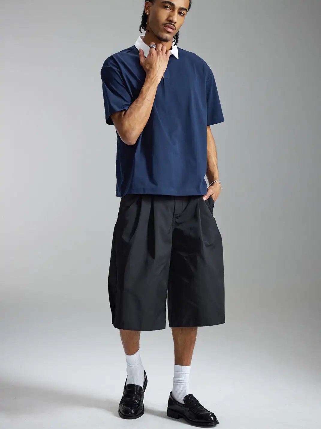 StreetEssentials | Curved Silhouette Pleated Casual Cropped Trousers