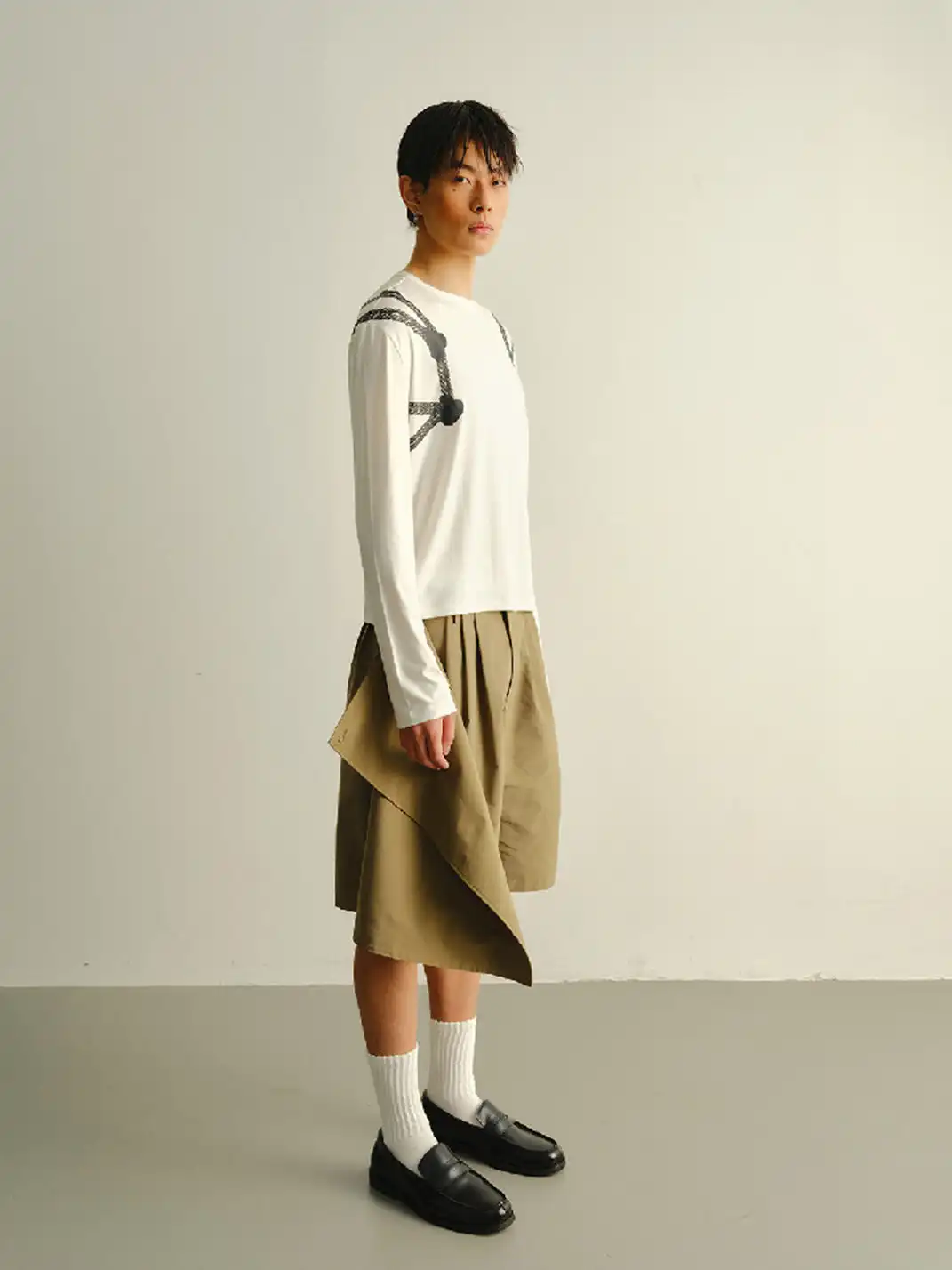 KADAKADA | Multi-Pressed Pleated Wide Leg Shorts
