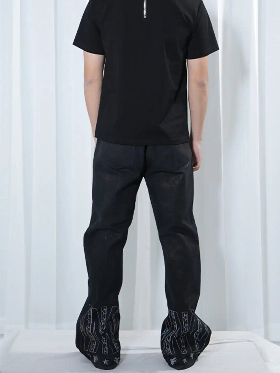 Vinkid | Cracked Black Wax-Coated Jeans