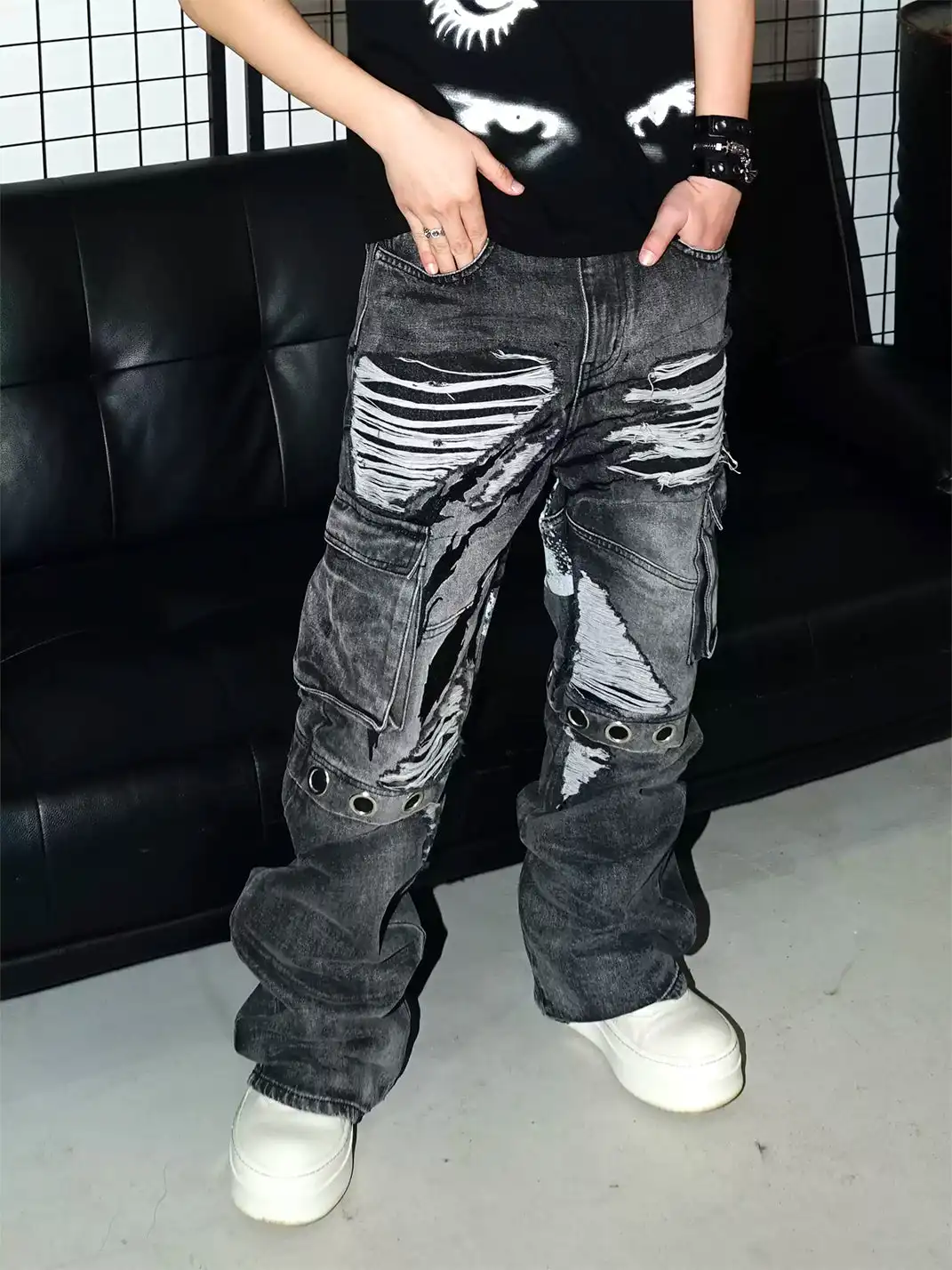 Vinkid | Heavy Distressed Ripped Jeans