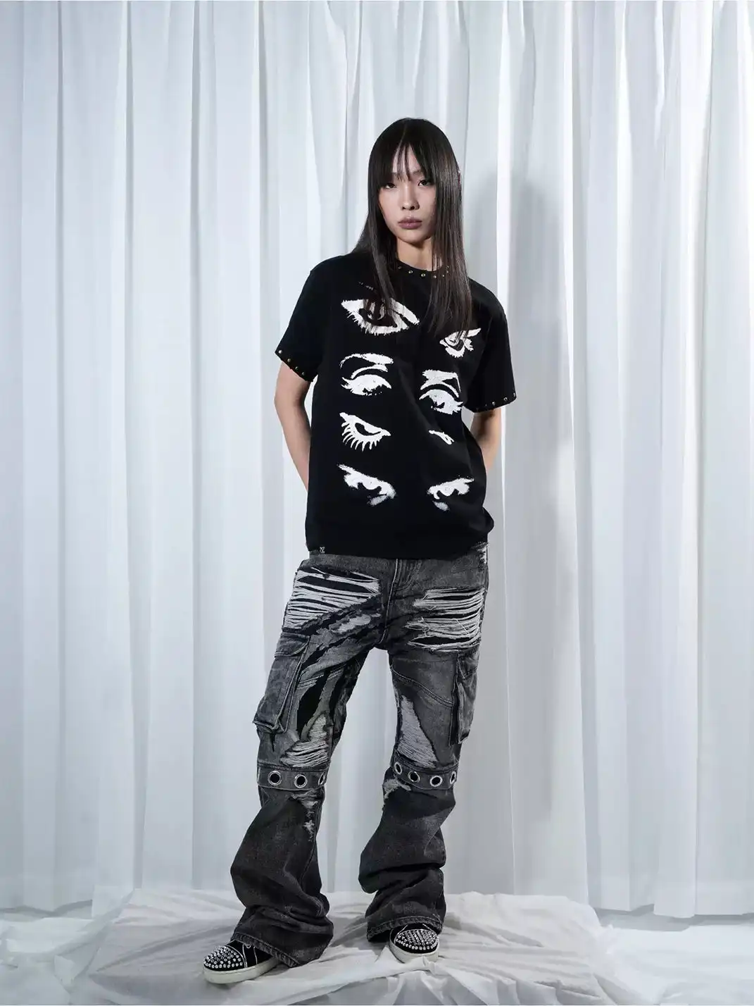 Vinkid | Four-Eye Rivet Distressed Short Sleeve Top