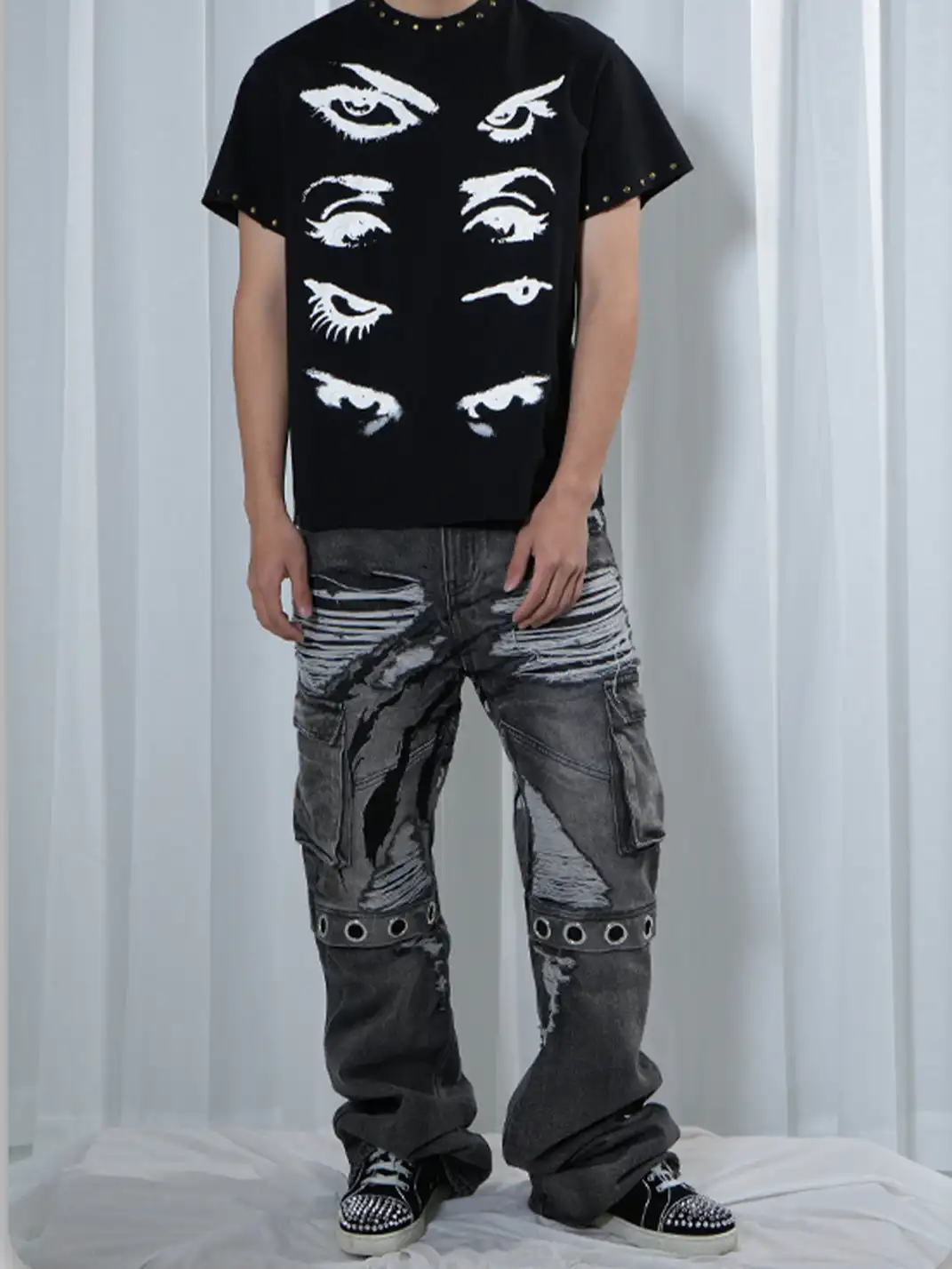 Vinkid | Four-Eye Rivet Distressed Short Sleeve Top