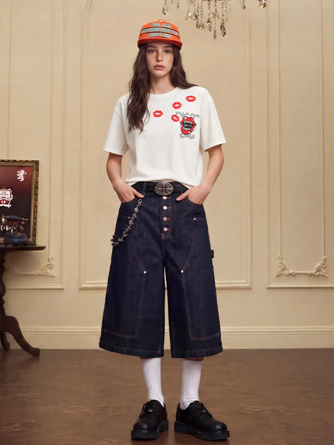 YADcrew | Lip Print Rhinestone Glitter Print T-Shirt