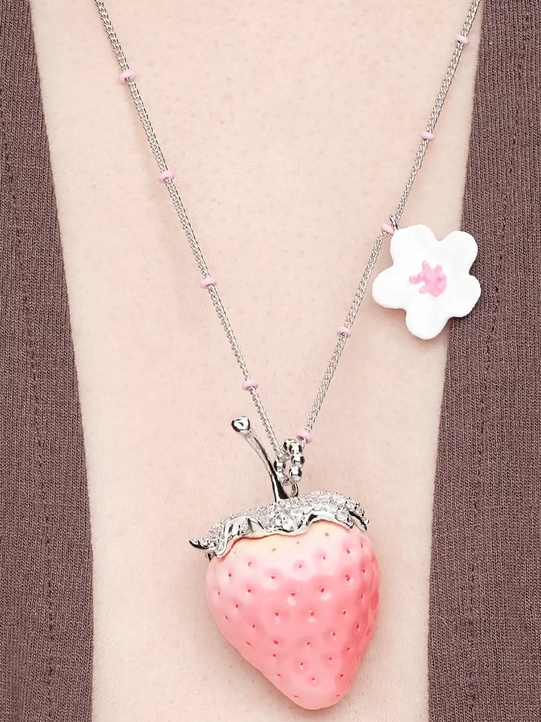 YVMIN | Alternating Bead Strawberry Flower Pendant Clavicle Necklace