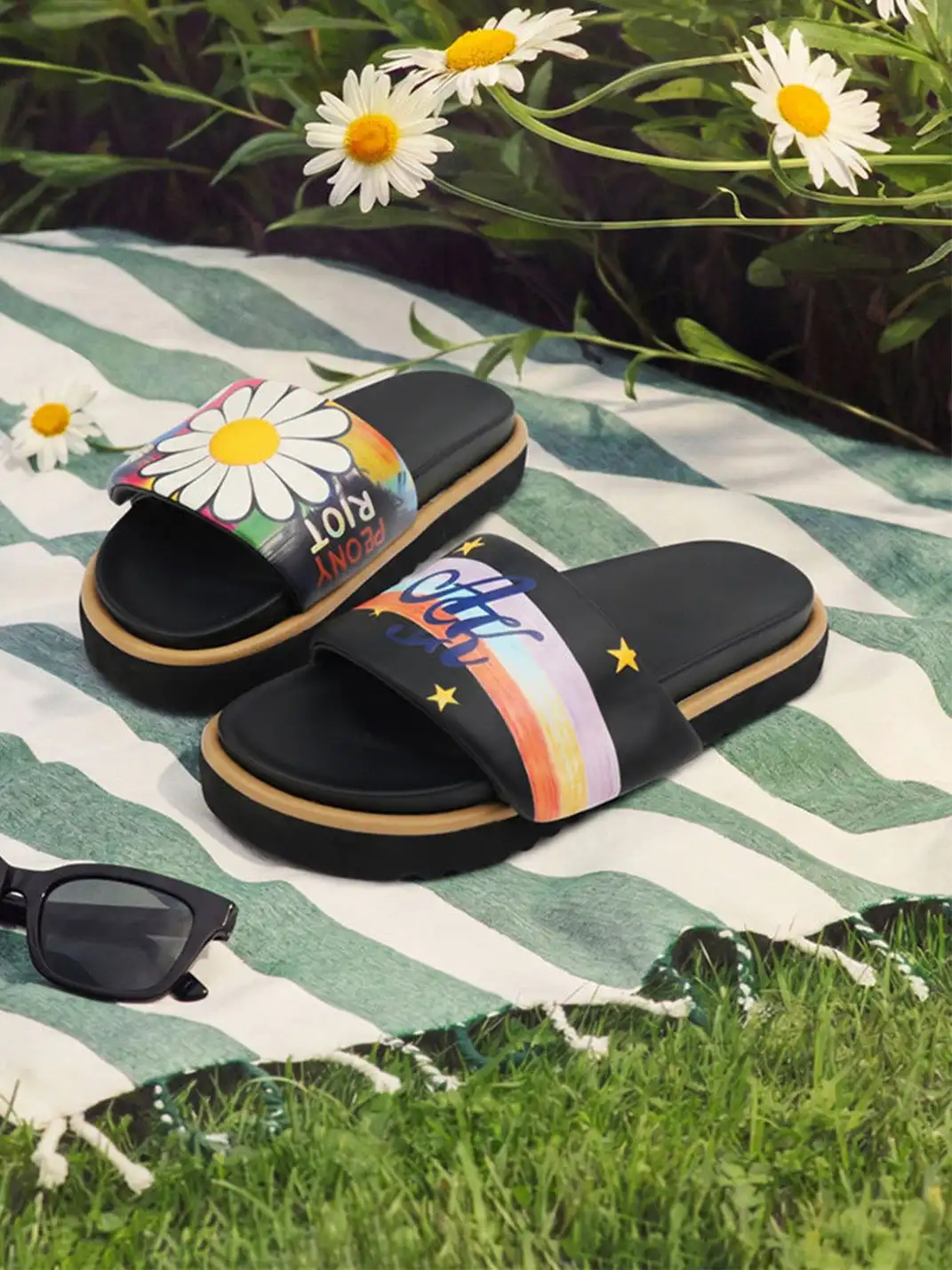 KAALIXTO | Daisy Rainbow Graffiti Printed Slide Slippers