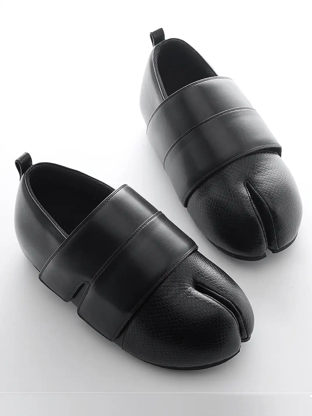 Musaafeer | Split Toe Snake Embossed Leather Strap Slip On Loafers