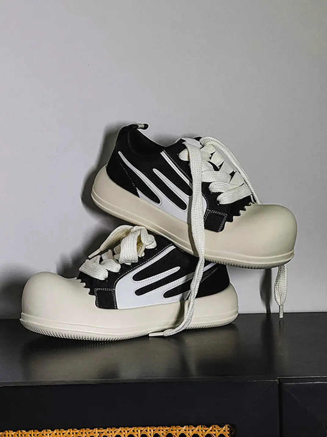 Uenoplanet | Jagged Edge Oversized Round Toe Chunky Platform Skate Sneakers