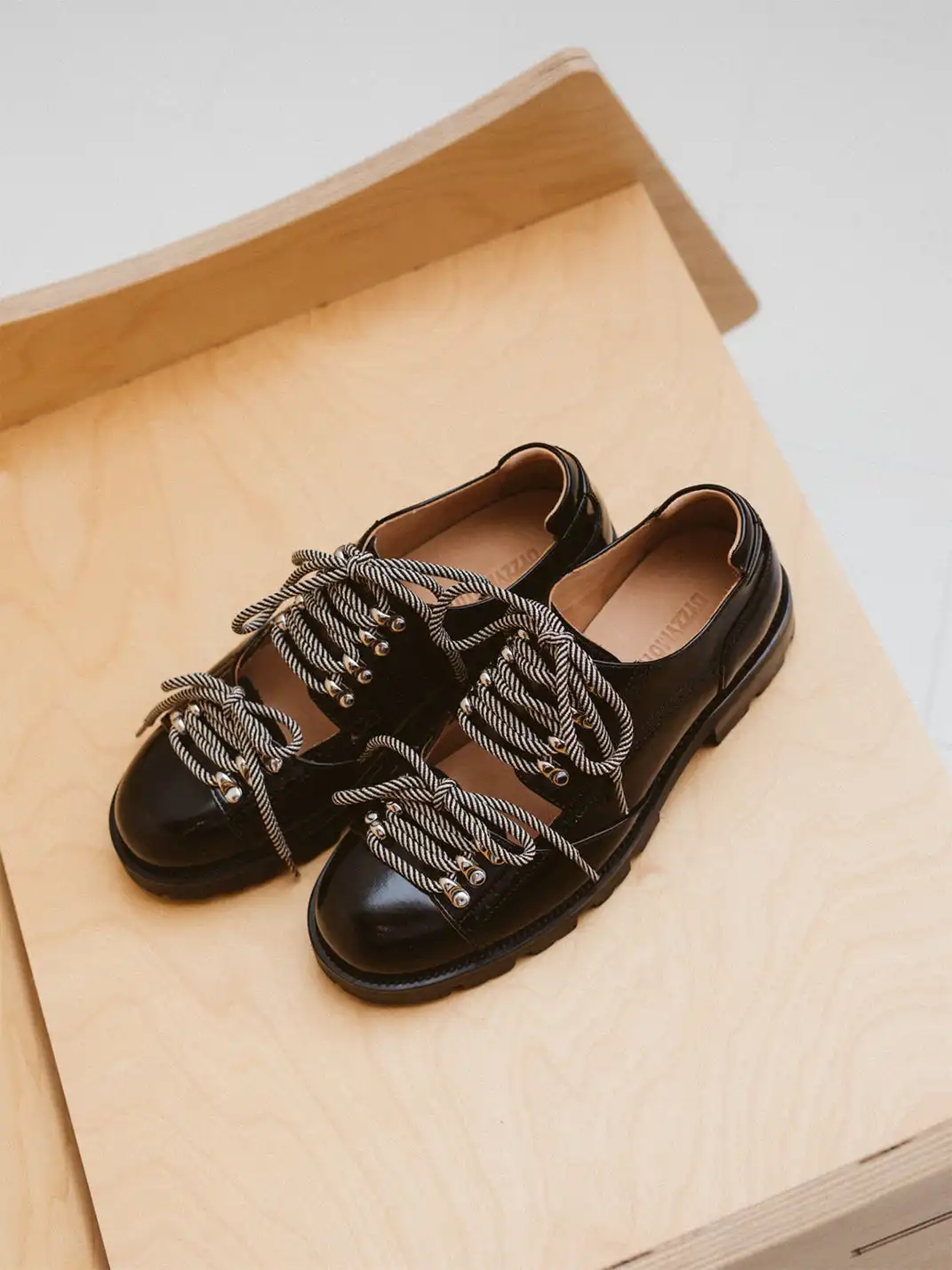 DYZZYMOTIF | Cut Out Workwear Genuine Leather Derby Shoes