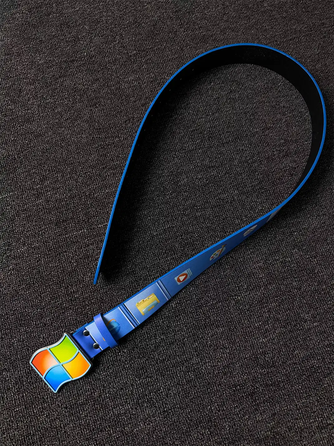 Afaaa | Windows Browser Logo Blue Belt