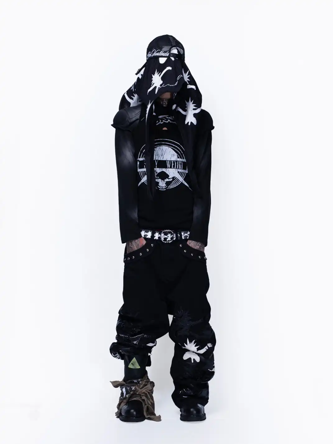 FVVO | Embroidered Logo Jeans